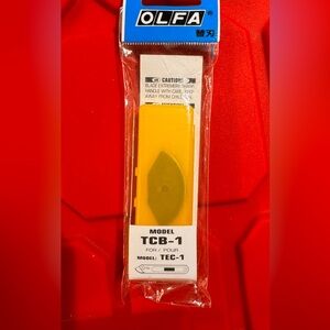 7 different fabric tools. More items in listing